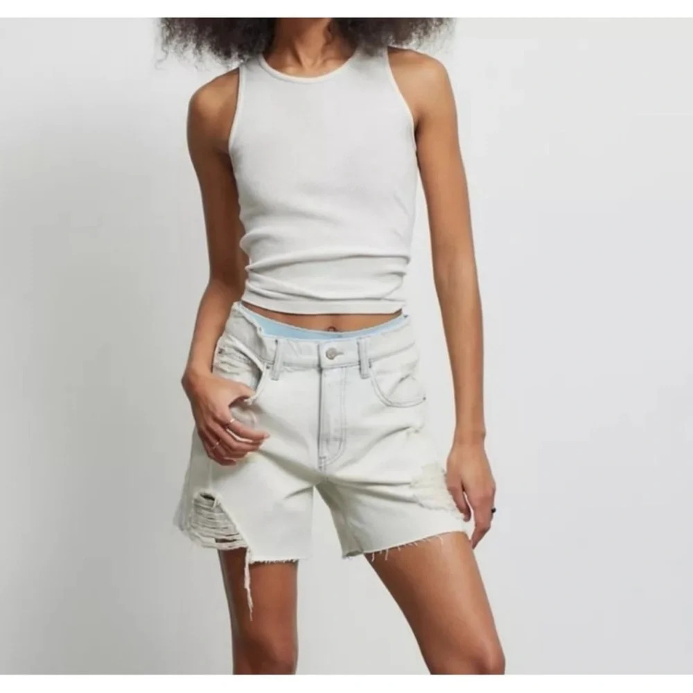 Urban Outfitters BDG Dropped Waist Distressed Destroy Denim Short NWT Size 27